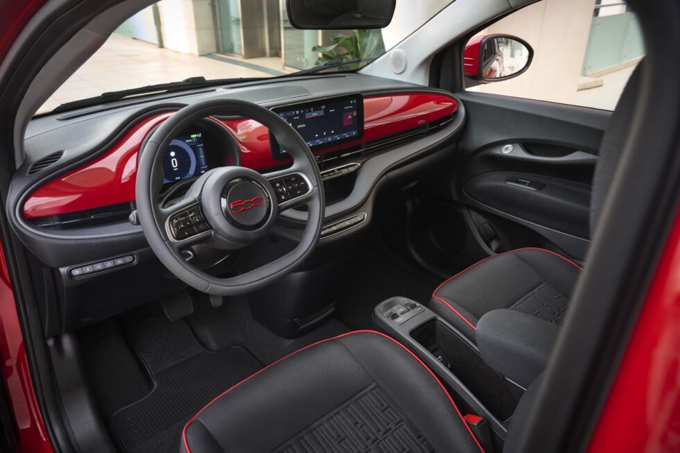 The 500e uses Stellantis' Android Automotive-based infotainment system, UConnect 5.